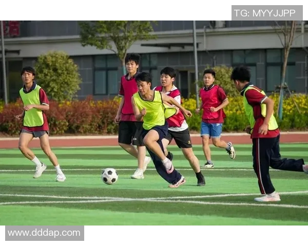 如皋足球比赛精彩纷呈球员们展现青春活力与团队精神