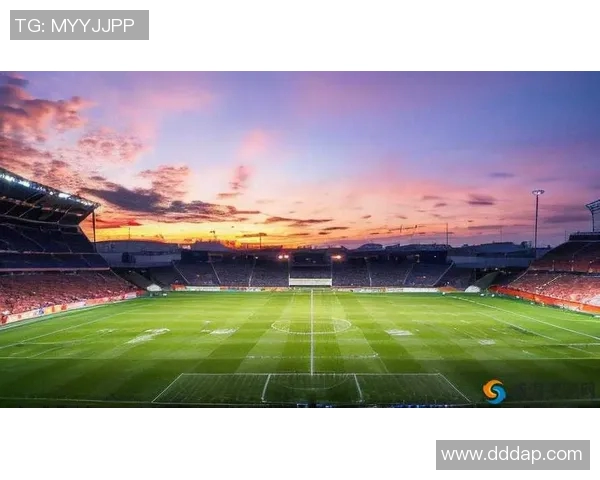 足球江津：激情四溢的绿茵场上演绎梦想与荣耀的青春篇章